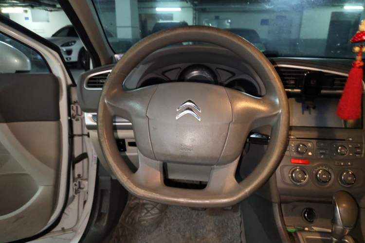 Used Citroen C4L 2013 1.6L Automatic Jingxiang Edition Steering Wheel