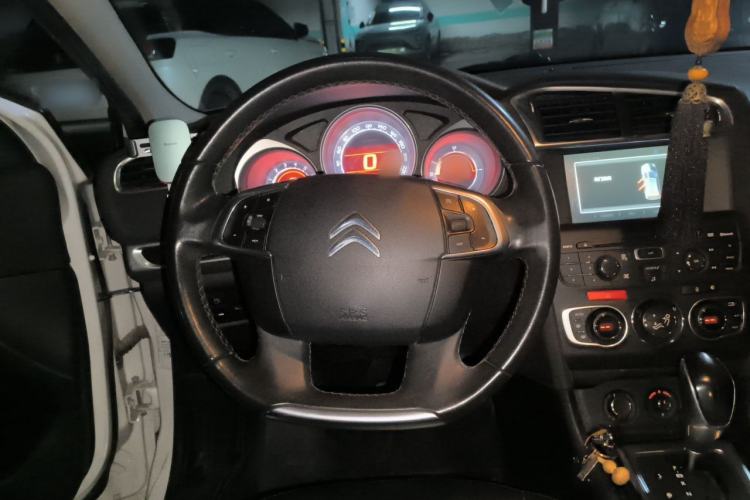 Used Citroen C4L 2013 1.8L Automatic Jingzhi Edition Steering Wheel