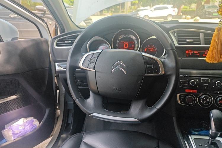 Used Citroen C4L 2013 1.8L Automatic Jingzhi Edition Steering Wheel