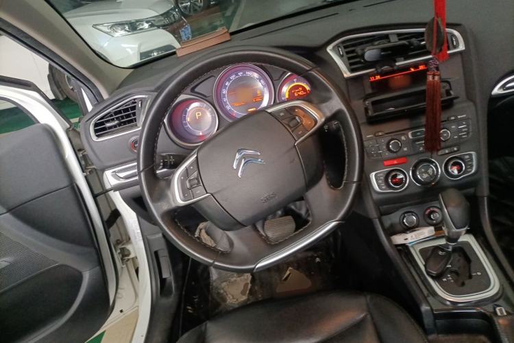 Used Citroen C4L 2013 1.8L Automatic Jingzhi Edition Steering Wheel