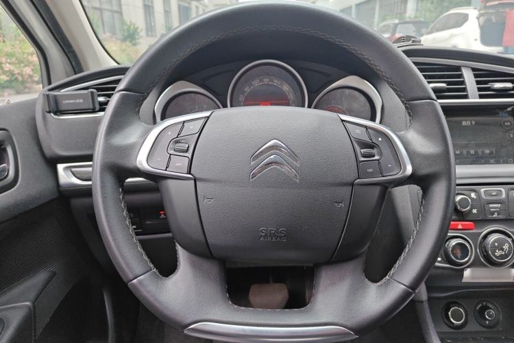 Used Citroen C4L 2013 1.8L Automatic Jingzhi Edition Steering Wheel