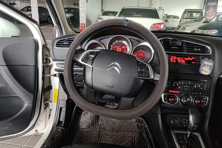 Used Citroen C4L 2013 1.6 THP Automatic Impression Edition Steering Wheel