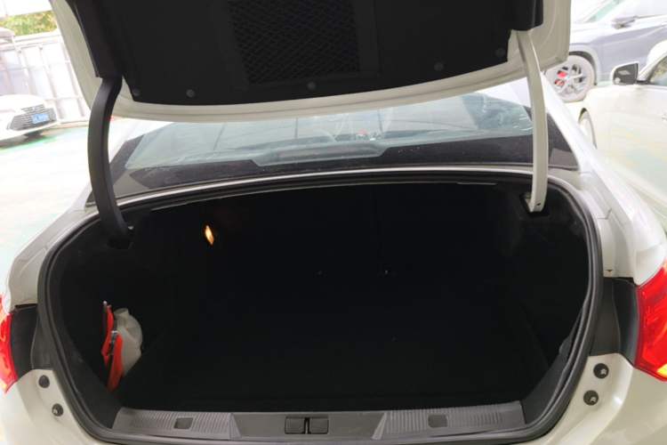 Used Citroen C4L 2013 1.6 THP Automatic Impression Edition Trunk