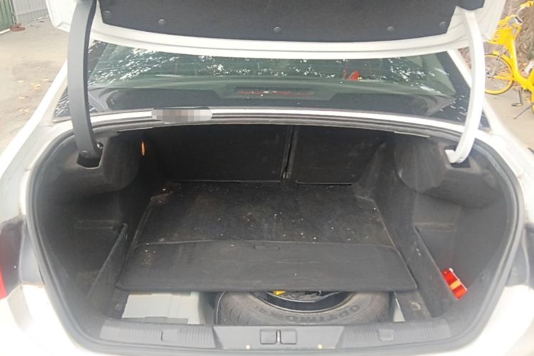 Used Citroen C4L 2013 1.8L Automatic Jingzhi Edition Trunk