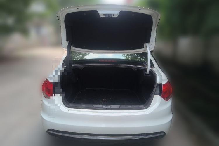 Used Citroen C4L 2013 1.8L Automatic Jingchi Edition Trunk