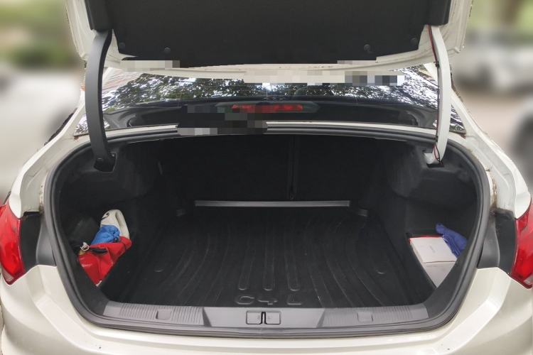 Used Citroen C4L 2013 1.8L Automatic Jingzhi Edition Trunk