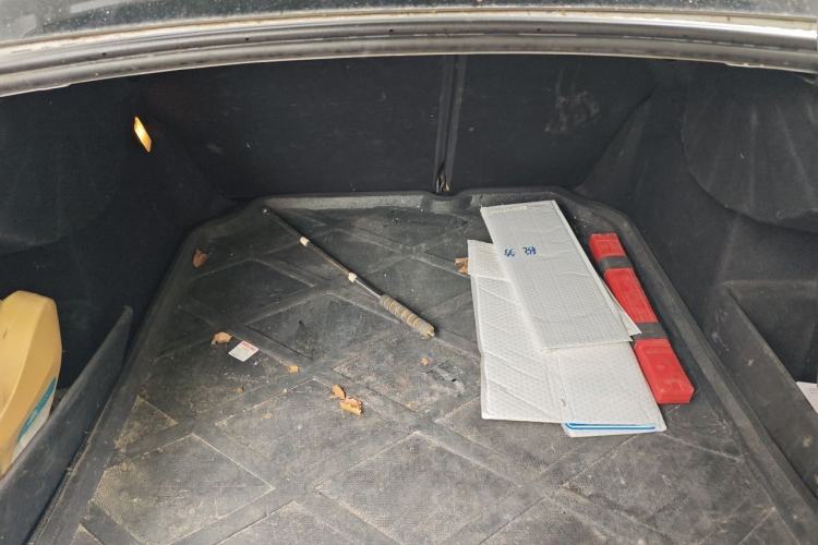 Used Citroen C4L 2013 1.8L Automatic Jingchi Edition Trunk