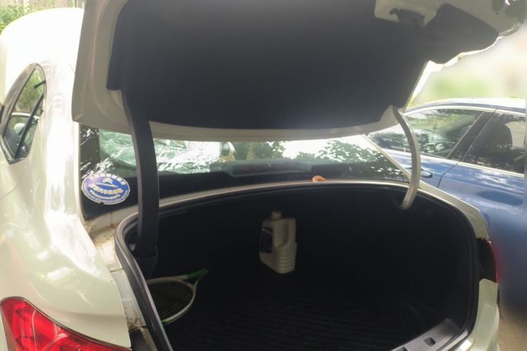Used Citroen C4L 2013 1.8L Automatic Jingzhi Edition Trunk