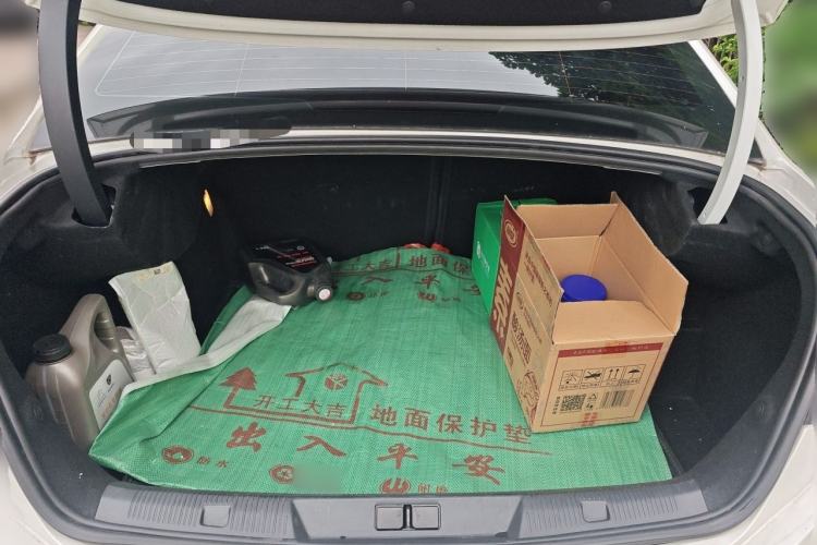 Used Citroen C4L 2013 1.8L Automatic Enjoyment Edition Trunk