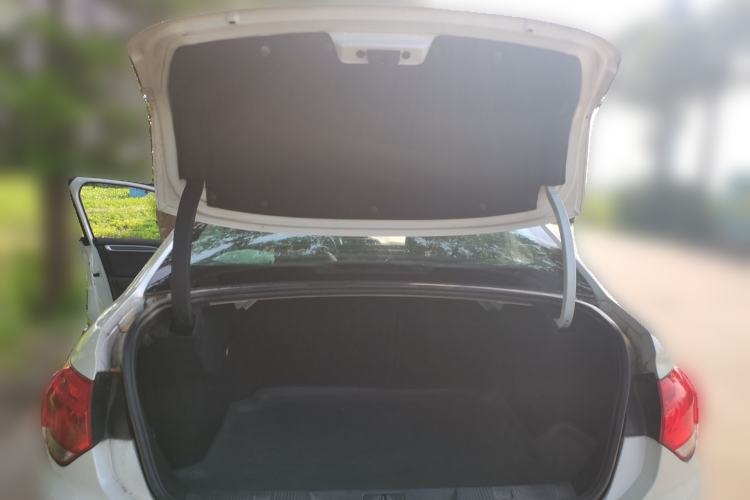 Used Citroen C4L 2013 1.8L Automatic Jingzhi Edition Trunk