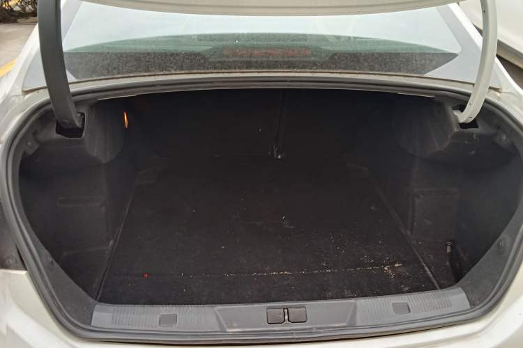 Used Citroen C4L 2013 1.8L Automatic Enjoyment Edition Trunk