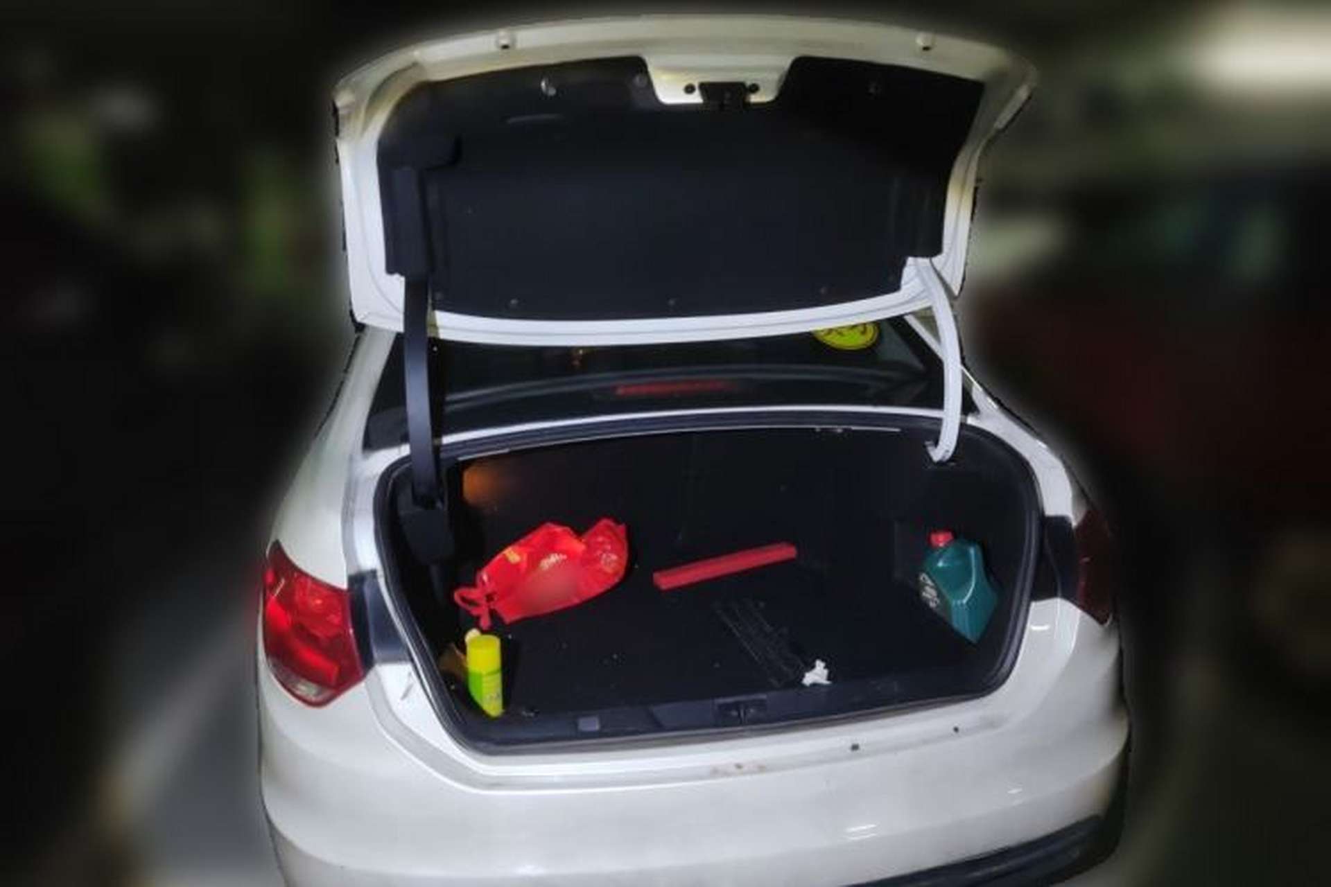 Used Citroen C4L 2013 1.6 THP Automatic Impression Edition Trunk