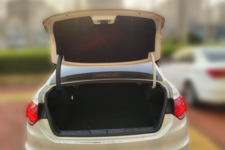 Used Citroen C4L 2013 1.6 THP Automatic Impression Edition Trunk