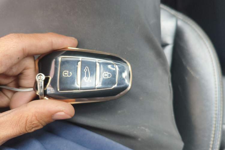 Used Citroen C4L 2013 1.6 THP Automatic Impression Edition Vehicle Key