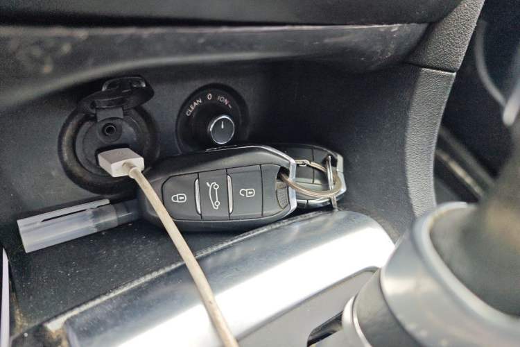 Used Citroen C4L 2013 1.6 THP Automatic Impression Edition Vehicle Key