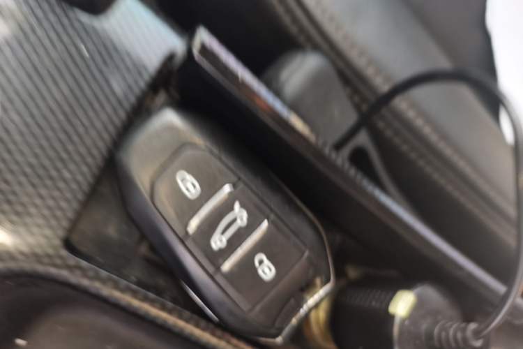 Used Citroen C4L 2013 1.8L Automatic Jingzhi Edition Vehicle Key