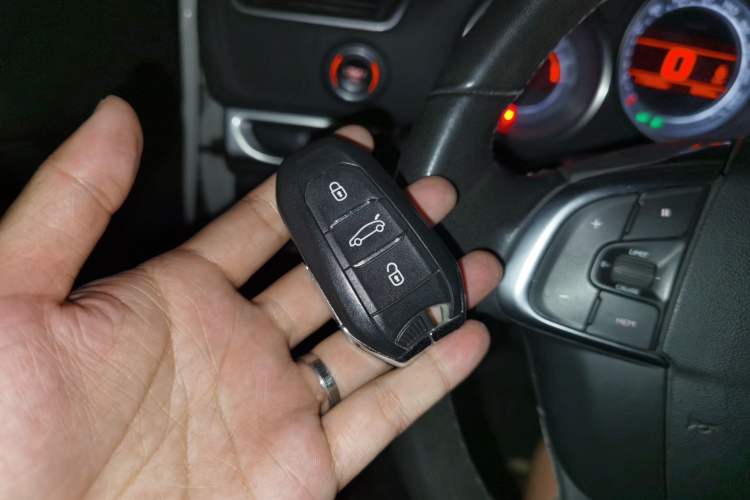 Used Citroen C4L 2013 1.6 THP Automatic Impression Edition Vehicle Key