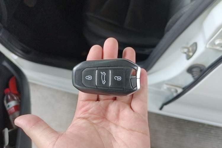 Used Citroen C4L 2013 1.8L Automatic Jingzhi Edition Vehicle Key