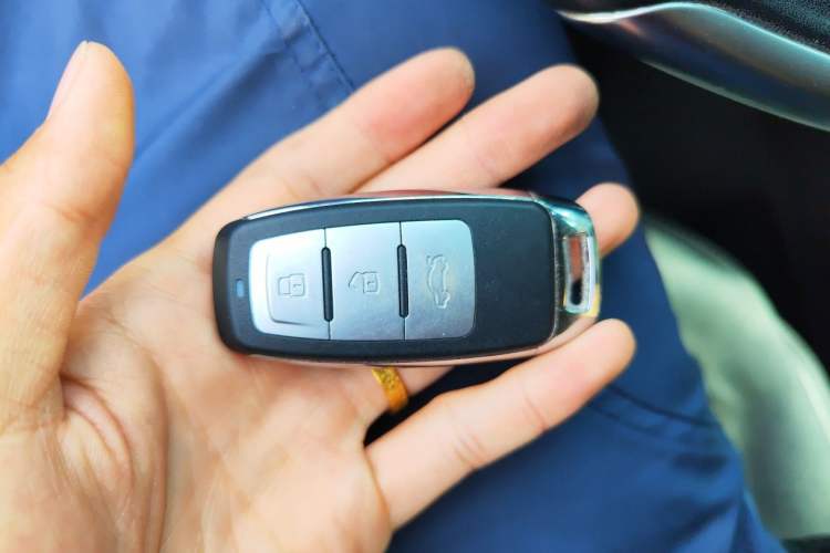 Used Citroen C4L 2013 1.6 THP Automatic Impression Edition Vehicle Key