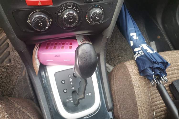 Used Citroen C4L 2013 1.8L Automatic Enjoyment Edition Gear Lever