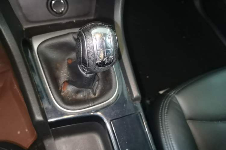 Used Citroen C4L 2014 1.8L Intelligent Drive Manual Enjoyment Model Gear Lever