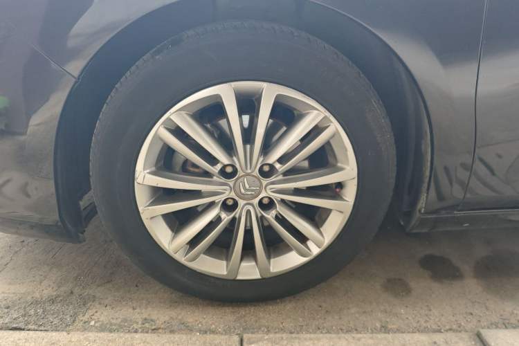 Used Citroen C4L 2014 1.8L Intelligent Drive Automatic Enjoyment Model Left Front Wheel Hub