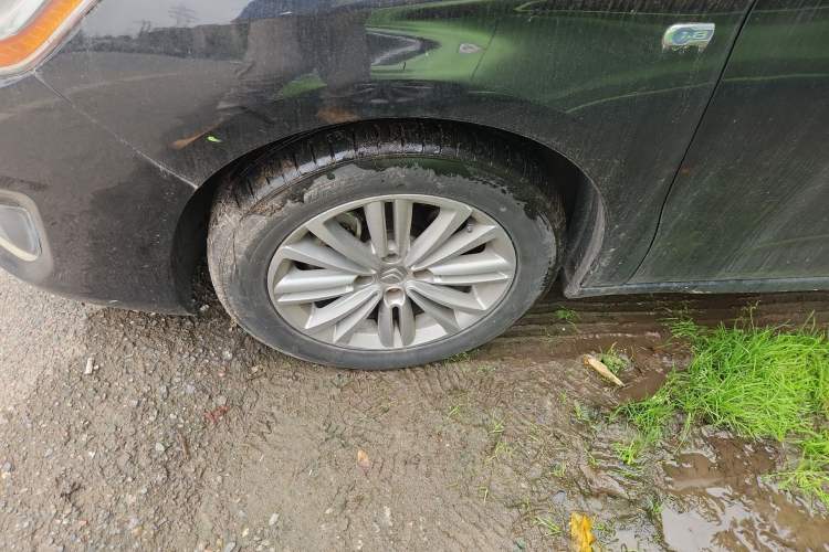 Used Citroen C4L 2014 1.8L Intelligent Drive Automatic Enjoyment Model Left Front Wheel Hub