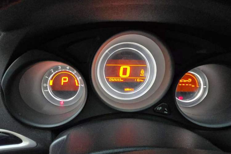 Used Citroen C4L 2014 1.8L Intelligent Drive Automatic Enjoyment Model Odometer Close Up