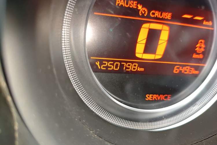 Used Citroen C4L 2014 1.8L Intelligent Drive Automatic Enjoyment Model Odometer Close Up
