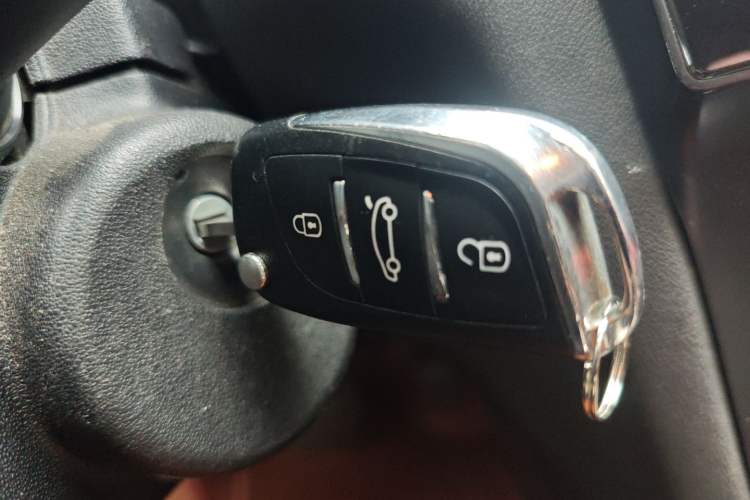 Used Citroen C4L 2014 1.8L Intelligent Drive Automatic Enjoyment Model Vehicle Key