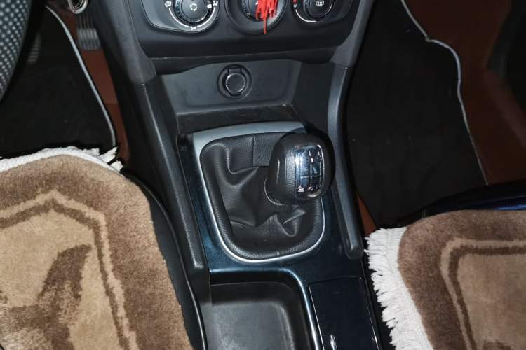 Used Citroen C4L 2014 1.8L Intelligent Drive Manual Enjoyment Model Gear Lever