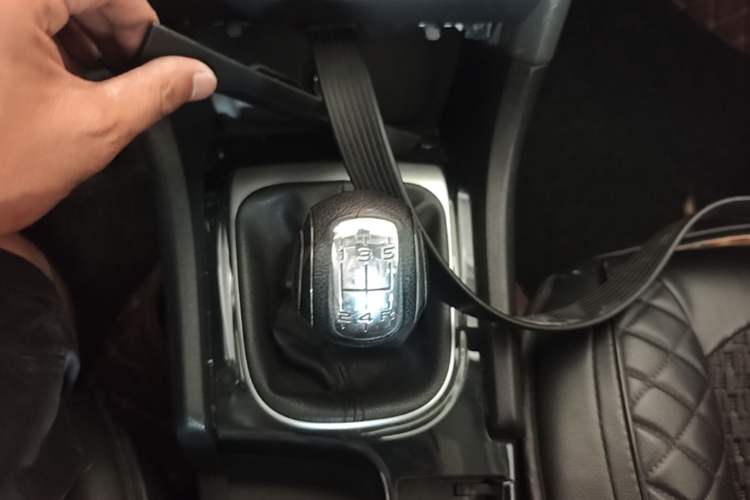 Used Citroen C4L 2014 1.8L Intelligent Drive Manual Enjoyment Model Gear Lever