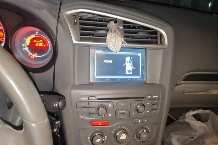 Used Citroen C4L 2014 1.8L Intelligent Drive Automatic Enjoyment Model Audio And AC Panel