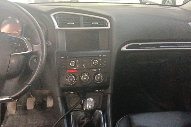 Used Citroen C4L 2014 1.8L Intelligent Drive Manual Enjoyment Model Audio And AC Panel