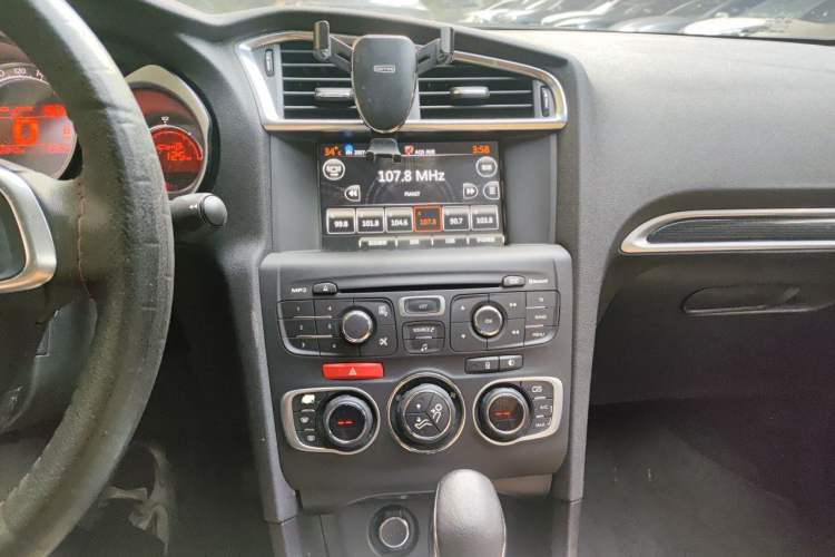 Used Citroen C4L 2014 1.8L Intelligent Drive Automatic Dynamic Model Audio And AC Panel