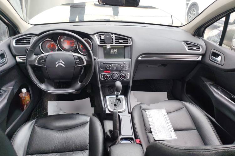Used Citroen C4L 2014 1.6THP Intelligent Drive Automatic Dynamic Model Center Console