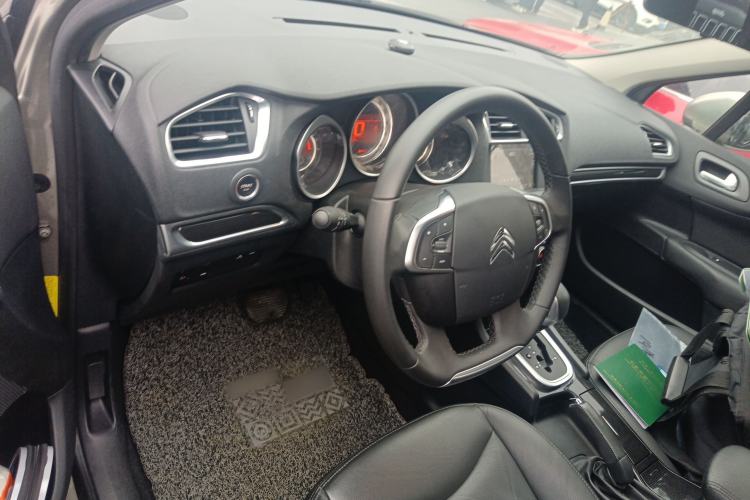 Used Citroen C4L 2014 1.6THP Intelligent Drive Automatic Dynamic Model Center Console