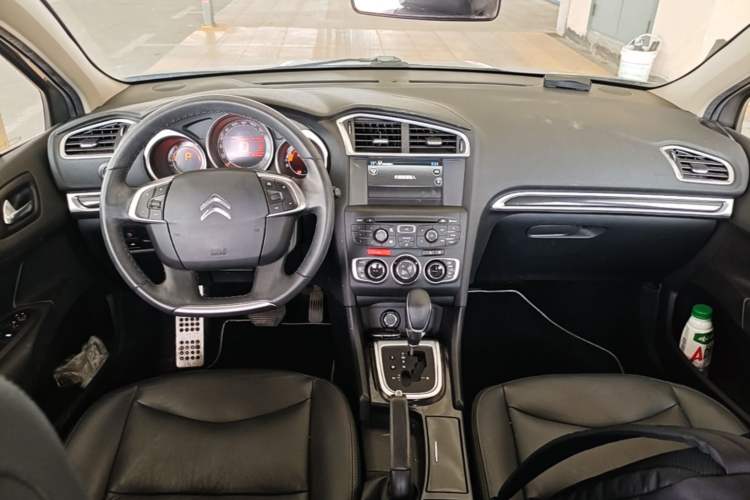 Used Citroen C4L 2014 1.6THP Intelligent Drive Automatic Dynamic Model Center Console