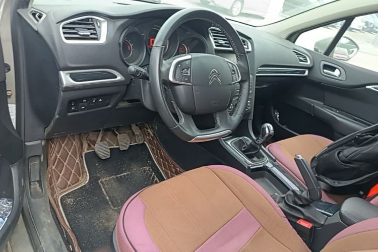 Used Citroen C4L 2014 1.8L Intelligent Drive Manual Enjoyment Model Center Console