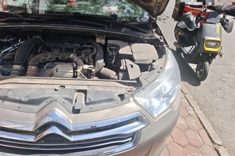 Used Citroen C4L 2014 1.6THP Intelligent Drive Automatic Dynamic Model Engine Bay Left
