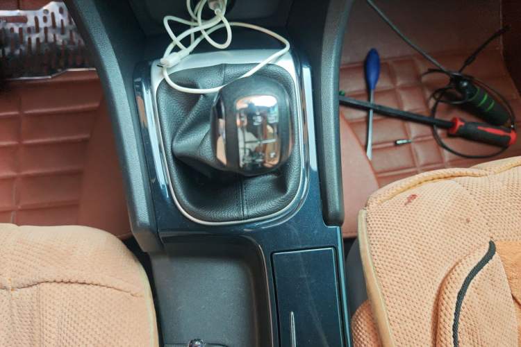 Used Citroen C4L 2014 1.8L Intelligent Drive Manual Enjoyment Model Gear Lever