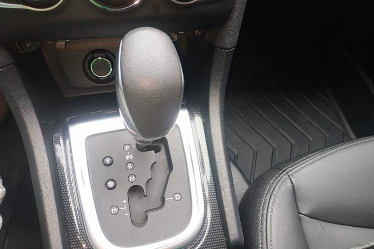 Used Citroen C4L 2014 1.6THP Intelligent Drive Automatic Dynamic Model Gear Lever