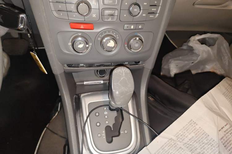 Used Citroen C4L 2014 1.8L Intelligent Drive Automatic Enjoyment Model Gear Lever