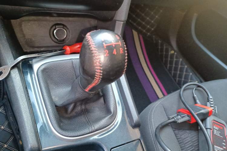 Used Citroen C4L 2014 1.8L Intelligent Drive Manual Enjoyment Model Gear Lever