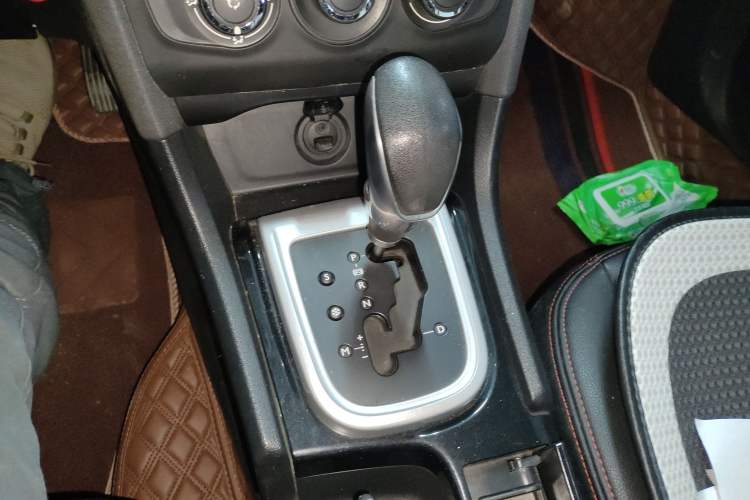 Used Citroen C4L 2014 1.8L Intelligent Drive Automatic Enjoyment Model Gear Lever