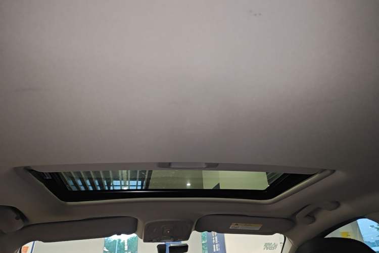 Used Citroen C4L 2014 1.8L Intelligent Drive Manual Version – Dynamic Edition Headliner