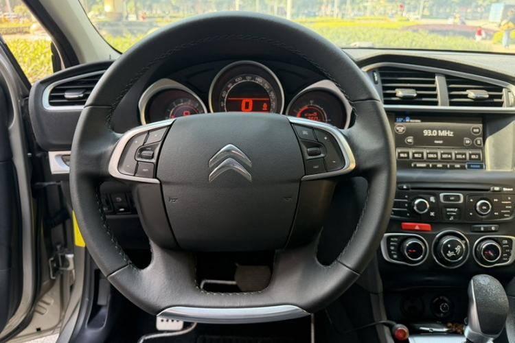 Used Citroen C4L 2014 1.6THP Intelligent Drive Automatic Dynamic Model Interior 2