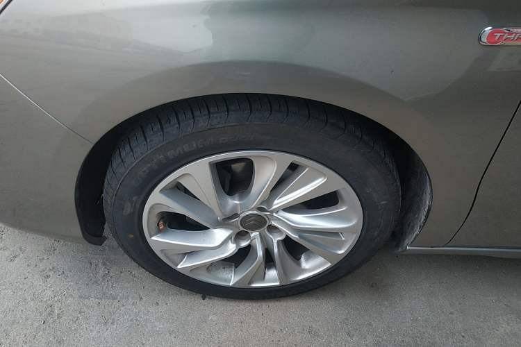 Used Citroen C4L 2014 1.6THP Intelligent Drive Automatic Dynamic Model Left Front Wheel Hub