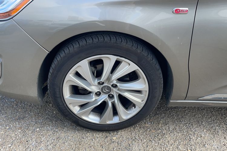 Used Citroen C4L 2014 1.6THP Intelligent Drive Automatic Dynamic Model Left Front Wheel Hub
