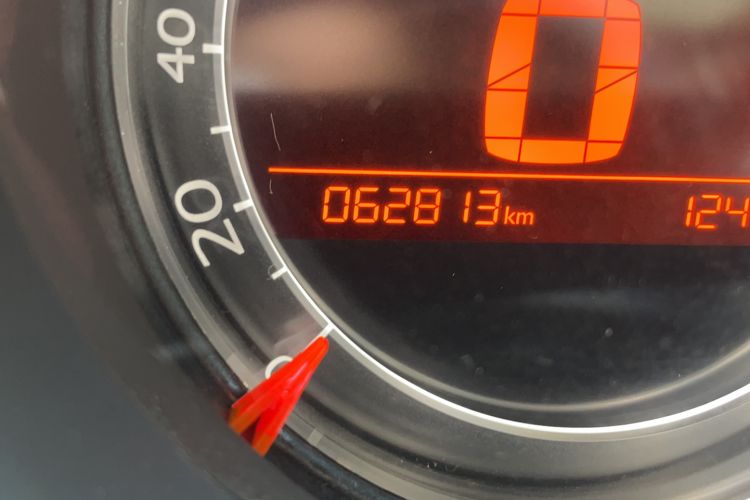 Used Citroen C4L 2014 1.6THP Intelligent Drive Automatic Dynamic Model Odometer Close Up